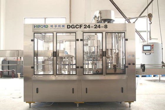 Rotary SS304 Carbonated Drink Filling Machine , Automatic Filling Production Line for PET Bottle