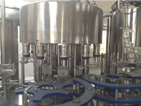 Rotary PET Automatic Bottle Filling Machine for Beverage Industry 2000BPH , Customized Heads