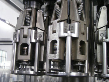 Full Automatic Beer Filling Machine for Glass Bottle / ROPP Cap , SUS304 Stainless Steel