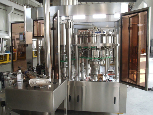 Macchina di rifornimento gassosa rotatoria della bevanda/pianta di riempimento automatizzata della bevanda del gas di CO2 per Sprite o cola